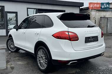Внедорожник / Кроссовер Porsche Cayenne 2014 в 