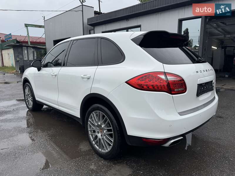Внедорожник / Кроссовер Porsche Cayenne 2014 в Тернополе