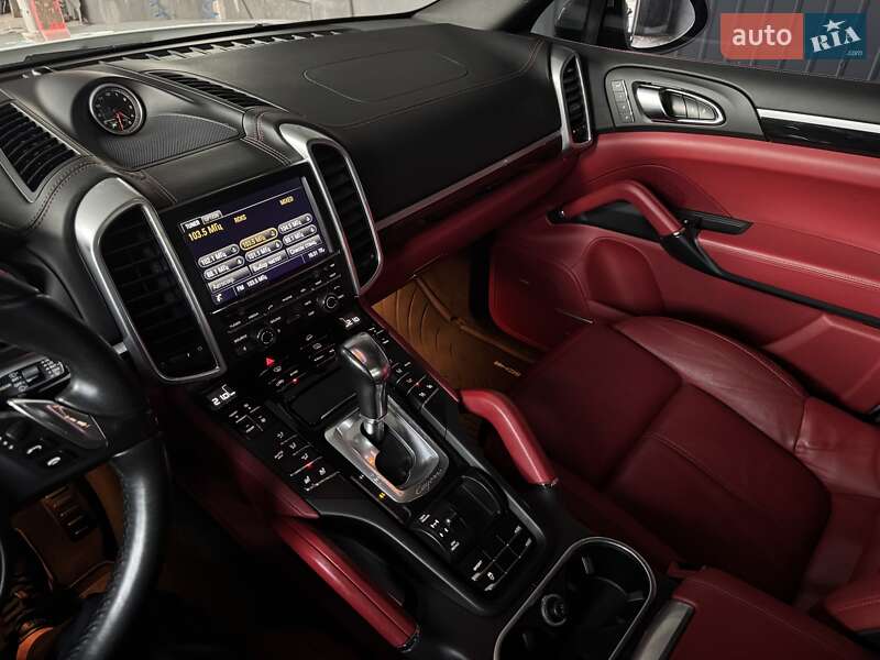 Внедорожник / Кроссовер Porsche Cayenne 2014 в Тернополе