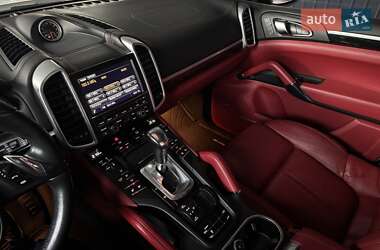 Внедорожник / Кроссовер Porsche Cayenne 2014 в 