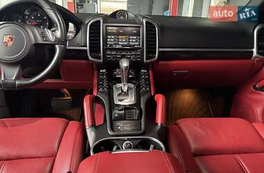 Внедорожник / Кроссовер Porsche Cayenne 2014 в 