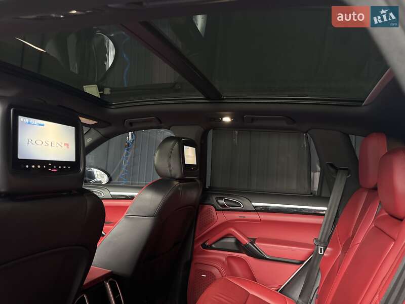 Внедорожник / Кроссовер Porsche Cayenne 2014 в Тернополе