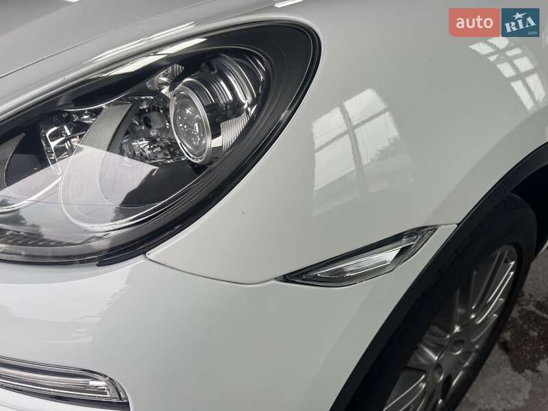 Внедорожник / Кроссовер Porsche Cayenne 2014 в Тернополе