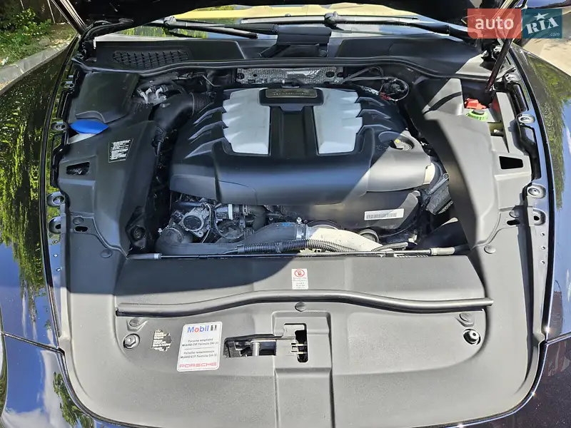 Внедорожник / Кроссовер Porsche Cayenne 2011 в 