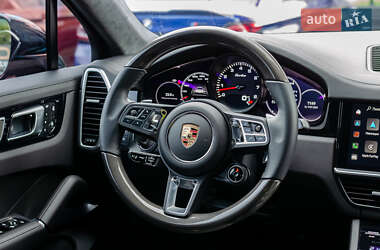 Внедорожник / Кроссовер Porsche Cayenne 2023 в 