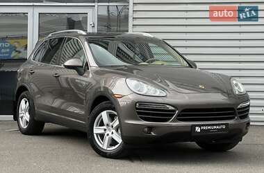 Внедорожник / Кроссовер Porsche Cayenne 2012 в 