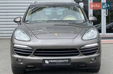 Внедорожник / Кроссовер Porsche Cayenne 2012 в 