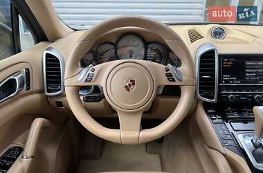 Внедорожник / Кроссовер Porsche Cayenne 2012 в 
