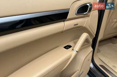 Внедорожник / Кроссовер Porsche Cayenne 2012 в 
