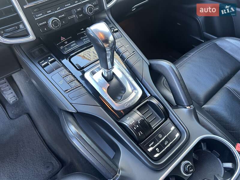 Внедорожник / Кроссовер Porsche Cayenne 2010 в Одессе