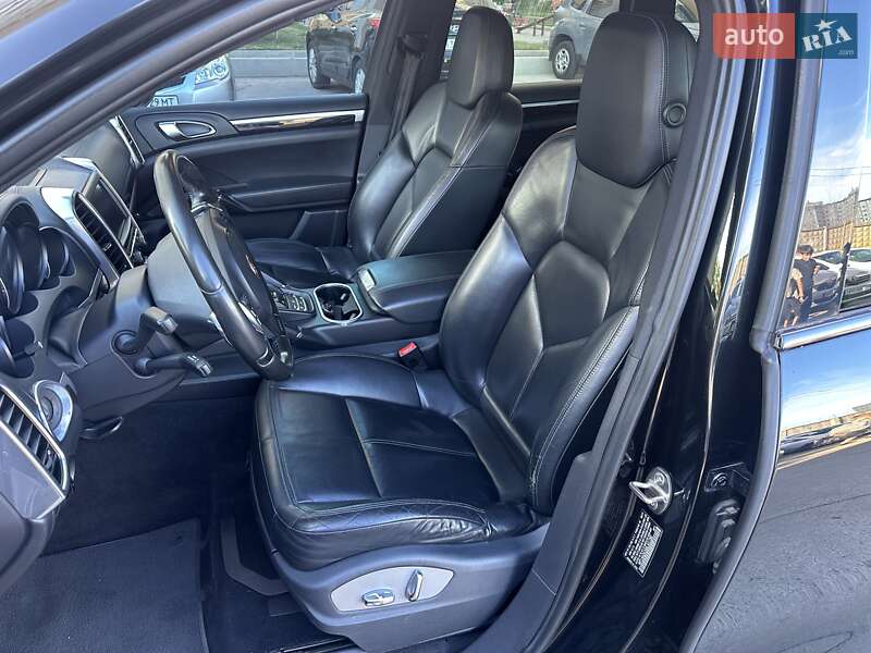 Внедорожник / Кроссовер Porsche Cayenne 2010 в Одессе