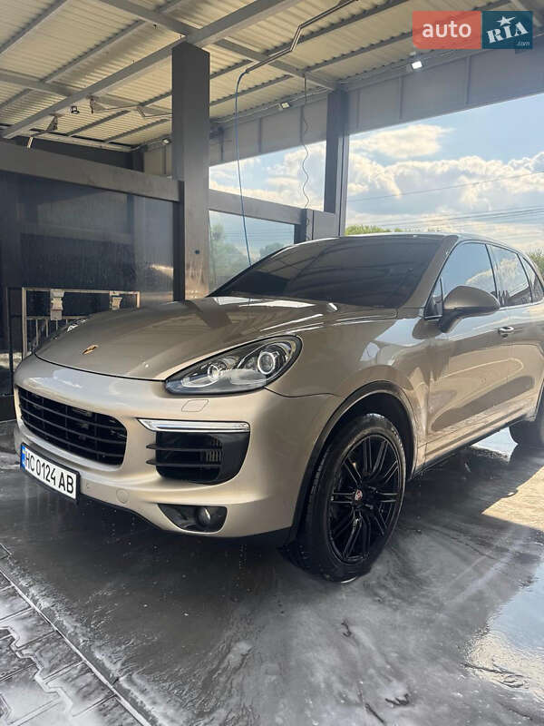 Внедорожник / Кроссовер Porsche Cayenne 2015 в Виннице