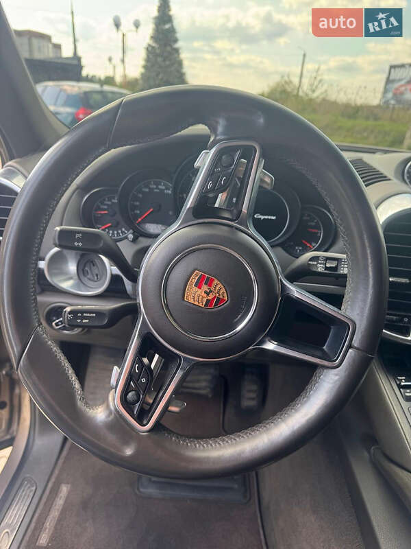 Внедорожник / Кроссовер Porsche Cayenne 2015 в Виннице