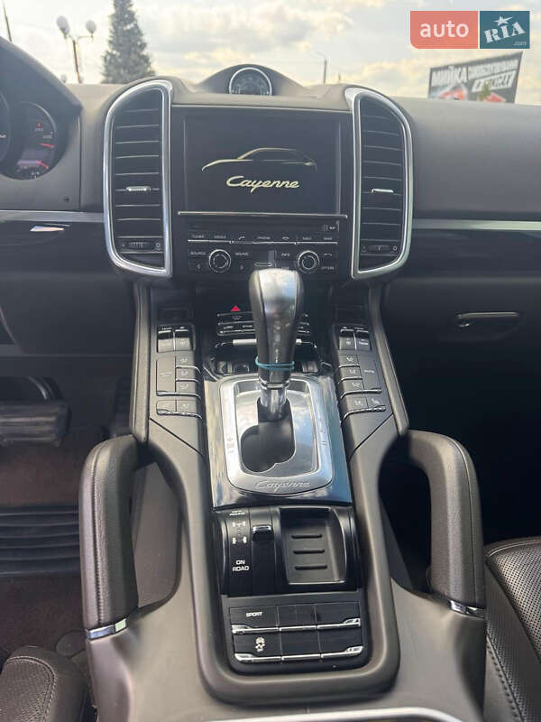 Внедорожник / Кроссовер Porsche Cayenne 2015 в Виннице