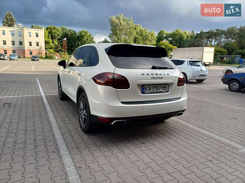 Внедорожник / Кроссовер Porsche Cayenne 2011 в Чернигове