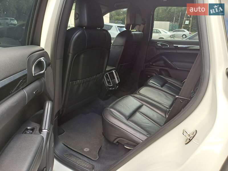 Внедорожник / Кроссовер Porsche Cayenne 2011 в Чернигове