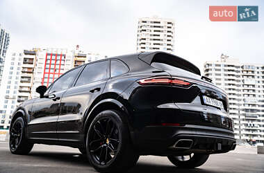 Внедорожник / Кроссовер Porsche Cayenne 2019 в 