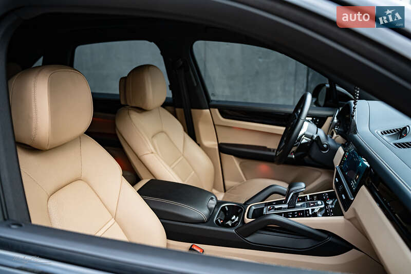 Позашляховик / Кросовер Porsche Cayenne 2019 в Києві