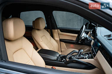 Внедорожник / Кроссовер Porsche Cayenne 2019 в 
