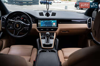 Внедорожник / Кроссовер Porsche Cayenne 2019 в 