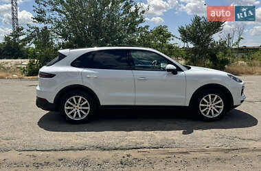 Позашляховик / Кросовер Porsche Cayenne 2019 в 