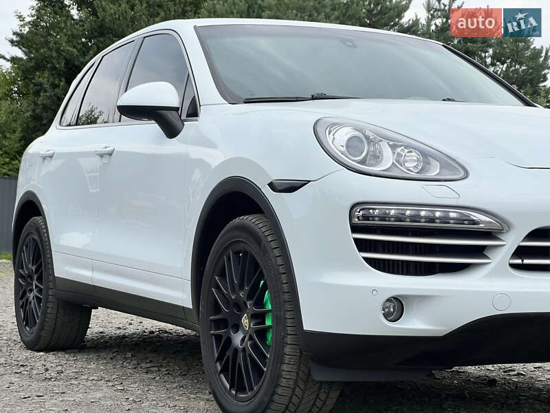 Внедорожник / Кроссовер Porsche Cayenne 2014 в Луцке