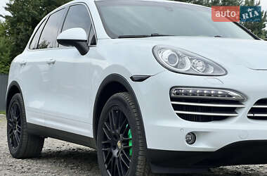Внедорожник / Кроссовер Porsche Cayenne 2014 в 