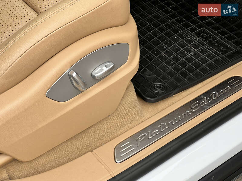 Внедорожник / Кроссовер Porsche Cayenne 2014 в Луцке