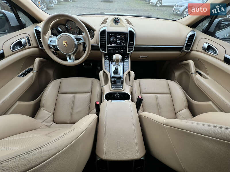 Внедорожник / Кроссовер Porsche Cayenne 2014 в Луцке