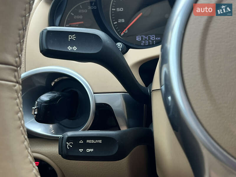 Внедорожник / Кроссовер Porsche Cayenne 2014 в Луцке