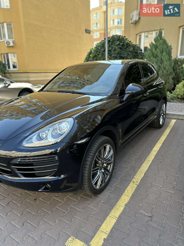 Внедорожник / Кроссовер Porsche Cayenne 2012 в Киеве