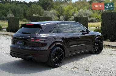 Внедорожник / Кроссовер Porsche Cayenne 2021 в 