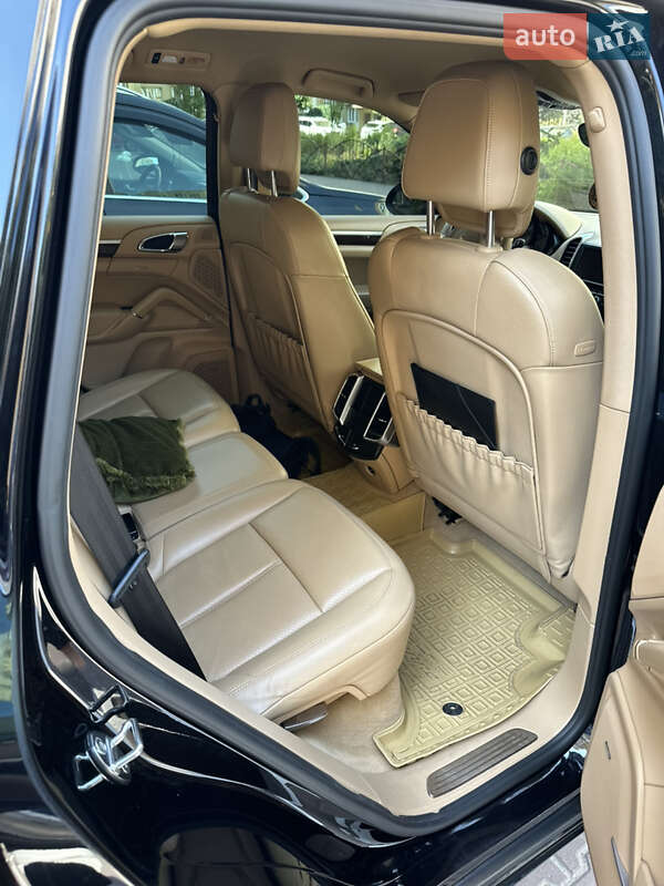 Позашляховик / Кросовер Porsche Cayenne 2012 в Києві