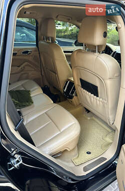 Позашляховик / Кросовер Porsche Cayenne 2012 в 