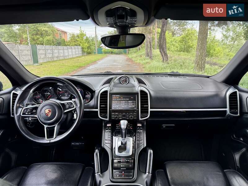 Позашляховик / Кросовер Porsche Cayenne 2012 в Києві