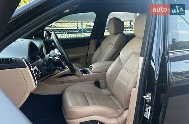 Внедорожник / Кроссовер Porsche Cayenne 2020 в 