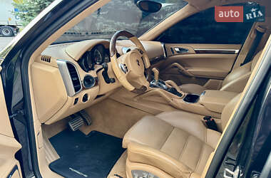 Внедорожник / Кроссовер Porsche Cayenne 2010 в 