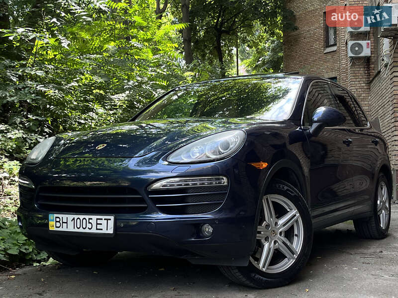 Внедорожник / Кроссовер Porsche Cayenne 2011 в Киеве