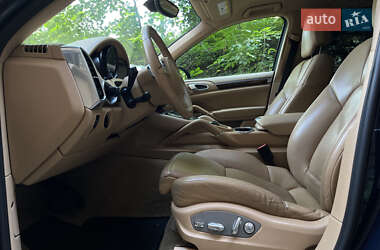 Внедорожник / Кроссовер Porsche Cayenne 2011 в 