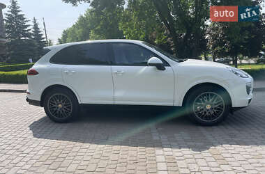 Позашляховик / Кросовер Porsche Cayenne 2015 в 
