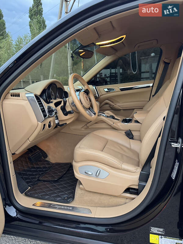 Внедорожник / Кроссовер Porsche Cayenne 2014 в Днепре