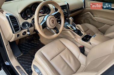 Внедорожник / Кроссовер Porsche Cayenne 2014 в 