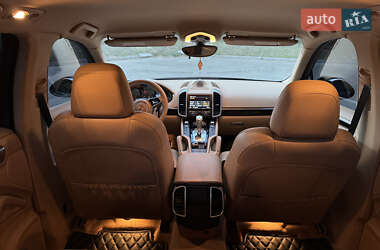 Внедорожник / Кроссовер Porsche Cayenne 2014 в 