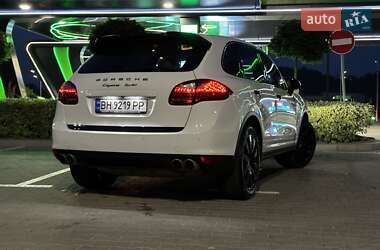 Внедорожник / Кроссовер Porsche Cayenne 2012 в 