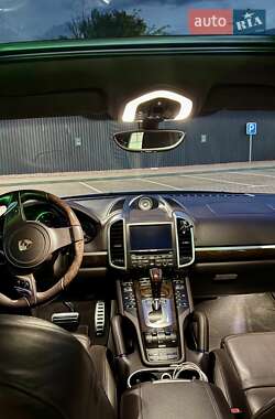 Внедорожник / Кроссовер Porsche Cayenne 2012 в 