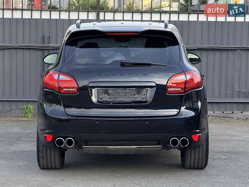 Внедорожник / Кроссовер Porsche Cayenne 2011 в Киеве