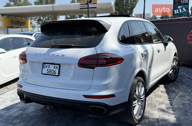 Внедорожник / Кроссовер Porsche Cayenne 2016 в 