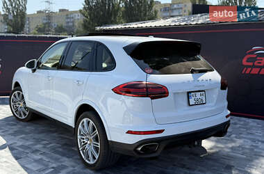 Внедорожник / Кроссовер Porsche Cayenne 2016 в 