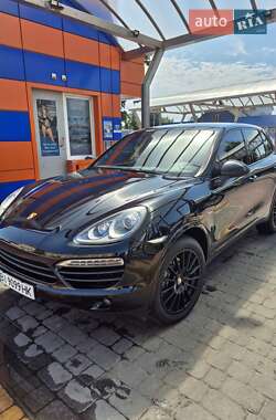 Внедорожник / Кроссовер Porsche Cayenne 2012 в 