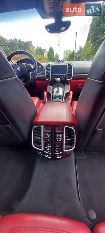Позашляховик / Кросовер Porsche Cayenne 2013 в Києві